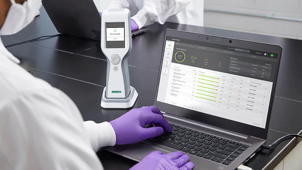 Software de monitoramento de higiene com dashboard de resultados ATP e tendências